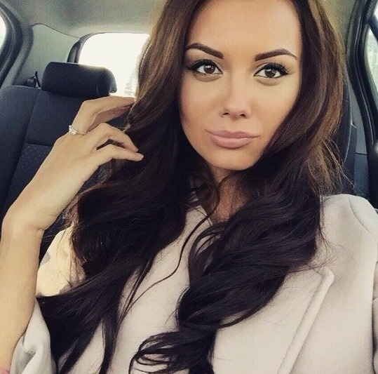 🌸 Опытна в искусстве соблазна, и обладаю всеми инструментами для доставления наслаждения. 💋 Встреча со мной - это твой шанс уйти в мир наслаждений и страсти. 🌹 Подарю тебе незабываемые эмоции и ощущения, воплотив все твои сокровенные фантазии. 🌟 Я живу в Москве, городе возможностей, где грани стираются, а желания превращаются в реальность. 🌆 Приходи в мои объятия, и ты откроешь для себя новые грани удовольствия. 💫 Мои фото не оставят тебя равнодушным - красивая, страстная и ненасытная. 🔥 Отзывы моих довольных клиентов говорят сами за себя. ⭐️ Встречи со мной - это воплощение твоих самых смелых желаний. 💥 Ты достоин самого наилучшего, и я здесь, чтобы сделать твои мечты реальностью. 🌺 Давай создадим незабываемые моменты вместе! 💕 Ульяна